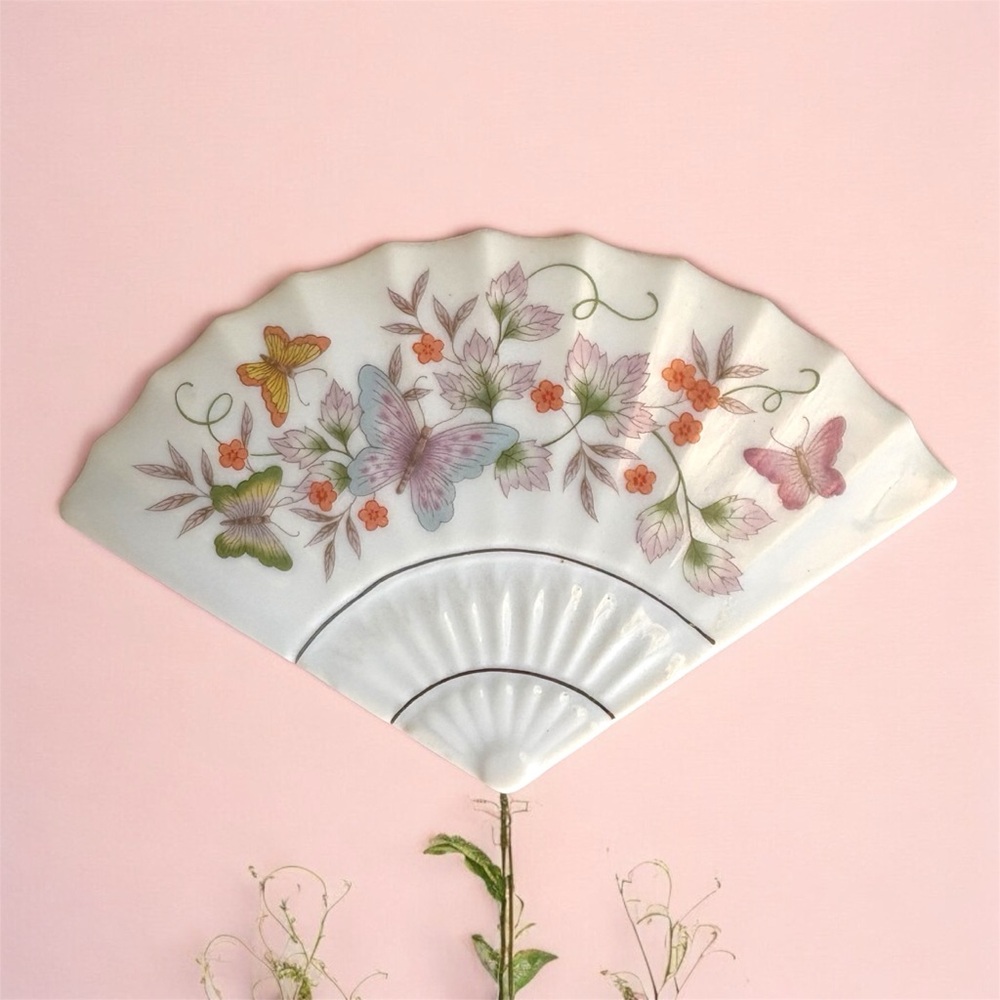 VTG Avon Porcelain Floral Butterfly Asian Fan Trinket Box Made in Japan 1980 - Picture 2 of 6